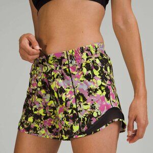 Lululemon NWT Hotty Hot Low-Rise Lined Short 4", size 8